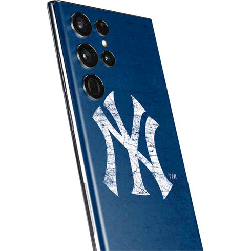 MLB New York Yankees - Solid Distressed Galaxy S22 Ultra Skin