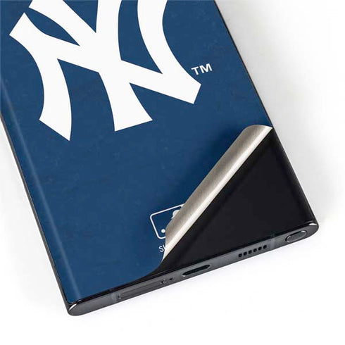 MLB New York Yankees - Solid Distressed Galaxy S22 Ultra Skin