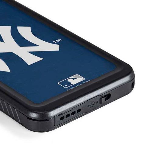 MLB New York Yankees - Solid Distressed Galaxy S23 Plus Waterproof Case
