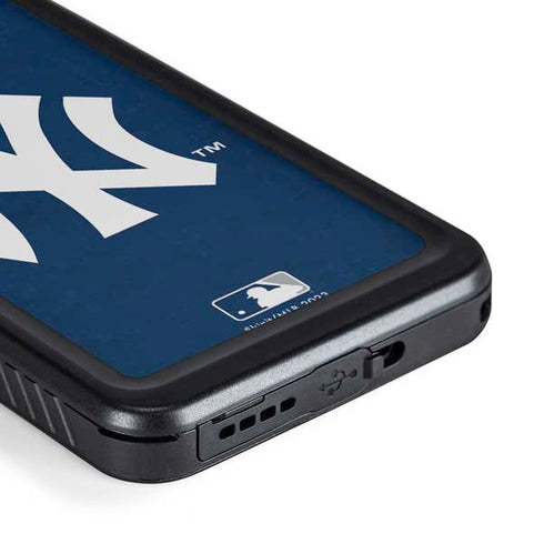 MLB New York Yankees - Solid Distressed Galaxy S23 Waterproof Case