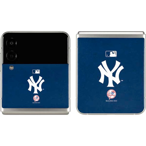 MLB New York Yankees - Solid Distressed Galaxy Z Flip3 5G Skin