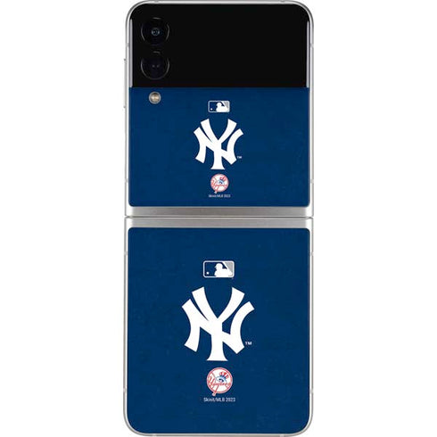 MLB New York Yankees - Solid Distressed Galaxy Z Flip4 5G Skin