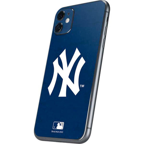 MLB New York Yankees - Solid Distressed iPhone 11 Skin