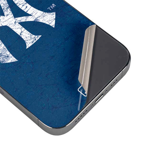 MLB New York Yankees - Solid Distressed iPhone 15 Pro Skin