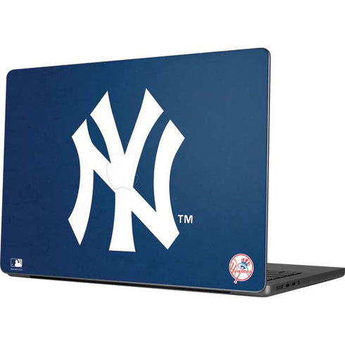 MLB New York Yankees - Solid Distressed MacBook Pro 14in (2021-24) Skin