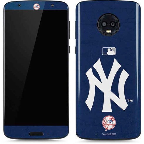 MLB New York Yankees - Solid Distressed Moto G6 Skin