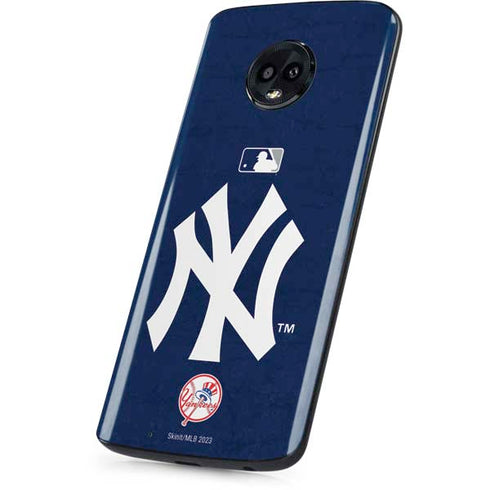 MLB New York Yankees - Solid Distressed Moto G6 Skin