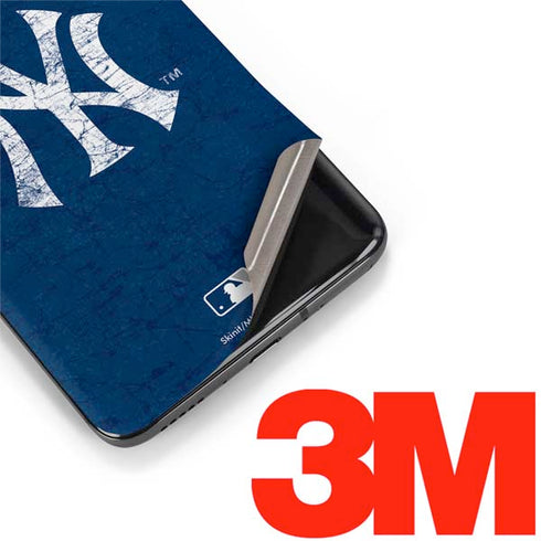MLB New York Yankees - Solid Distressed OnePlus 7 Pro Skin