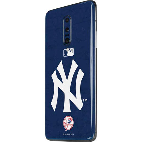 MLB New York Yankees - Solid Distressed OnePlus 7 Pro Skin
