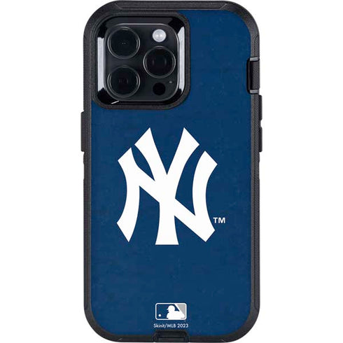 MLB New York Yankees - Solid Distressed Otterbox Defender iPhone Skin