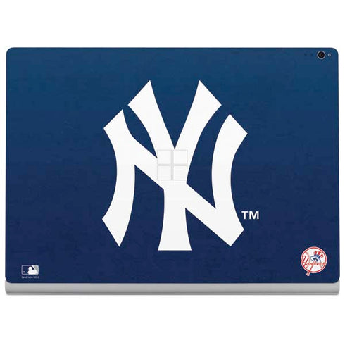 MLB New York Yankees - Solid Distressed Surface Book 2 15in Skin
