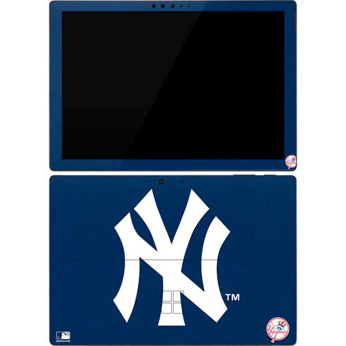 MLB New York Yankees - Solid Distressed Surface Pro 7 Skin