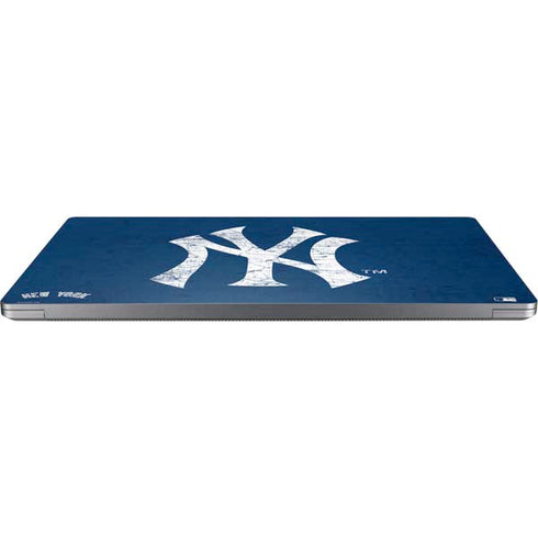 MLB New York Yankees - Solid Distressed Universal Laptop 16.6in (13.4 x 9.7in) Skin