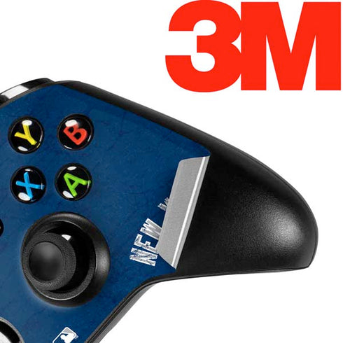 MLB New York Yankees - Solid Distressed Xbox One S All-Digital Edition Bundle Skin