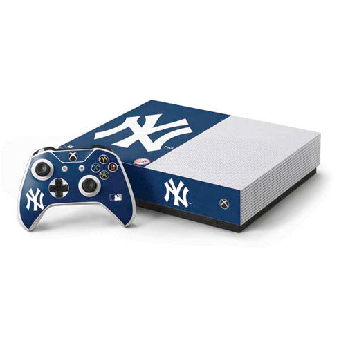 MLB New York Yankees - Solid Distressed Xbox One S All-Digital Edition Bundle Skin