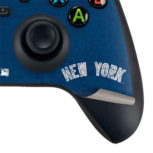 MLB New York Yankees - Solid Distressed Xbox Series X Bundle Skin