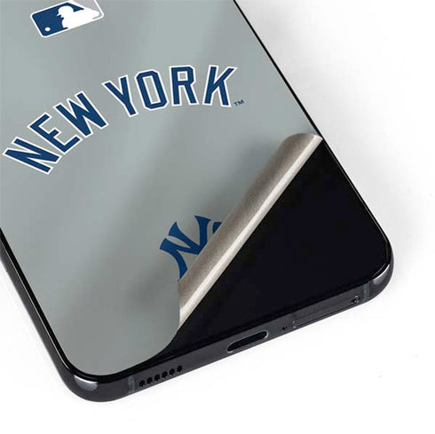 MLB New York Yankees Alternate/Away Jersey Galaxy S22 Skin