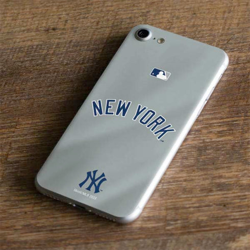 MLB New York Yankees Alternate/Away Jersey iPhone 7 Skin