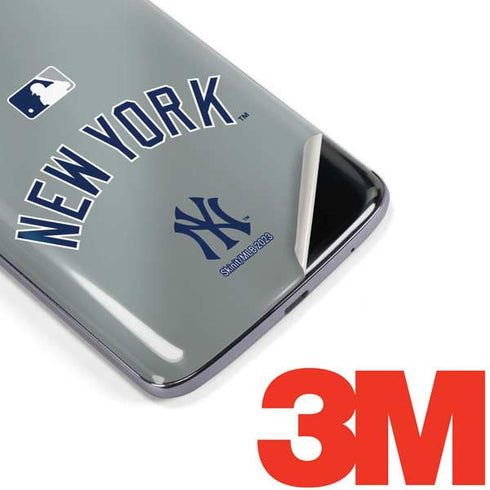 MLB New York Yankees Alternate/Away Jersey Moto E5 Plus Skin