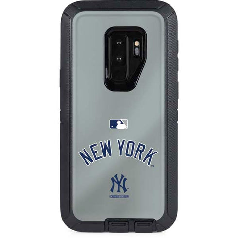 MLB New York Yankees Alternate/Away Jersey Otterbox Defender Galaxy Skin