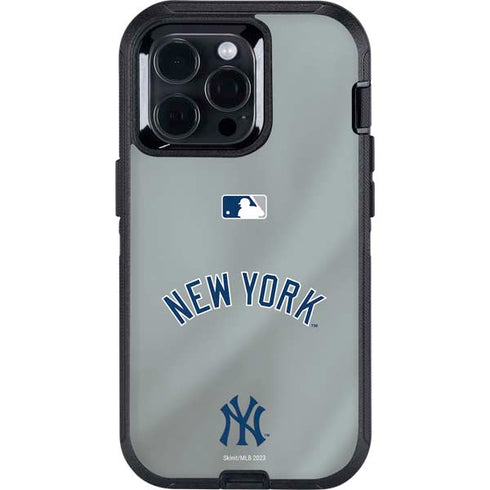 MLB New York Yankees Alternate/Away Jersey Otterbox Defender iPhone Skin