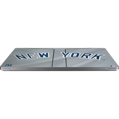 MLB New York Yankees Alternate/Away Jersey Universal Laptop 15in (12.2 x 8.8in) Skin