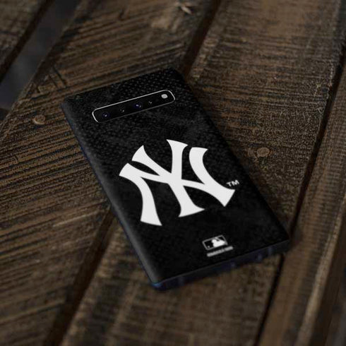 MLB New York Yankees Dark Wash Galaxy S10 Plus Skin