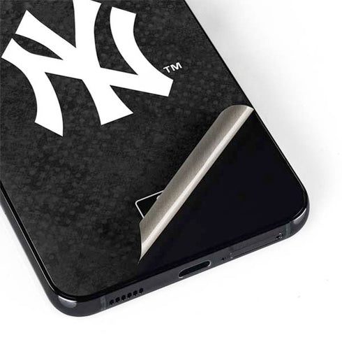 MLB New York Yankees Dark Wash Galaxy S22 Skin