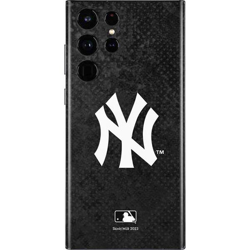 MLB New York Yankees Dark Wash Galaxy S22 Ultra Skin