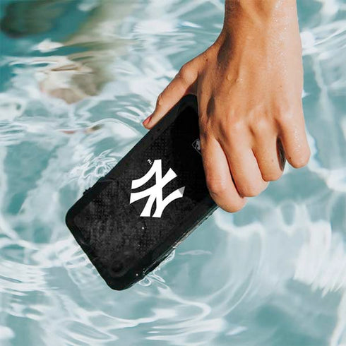 MLB New York Yankees Dark Wash iPhone XR Waterproof Case