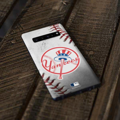 MLB New York Yankees Game Ball Galaxy S10 Skin