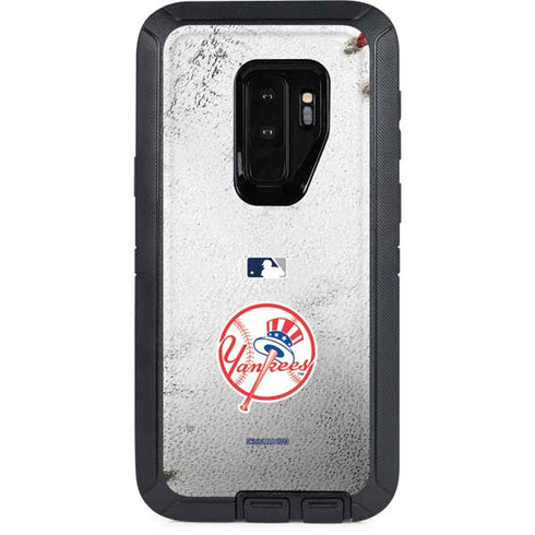 MLB New York Yankees Game Ball Otterbox Defender Galaxy Skin