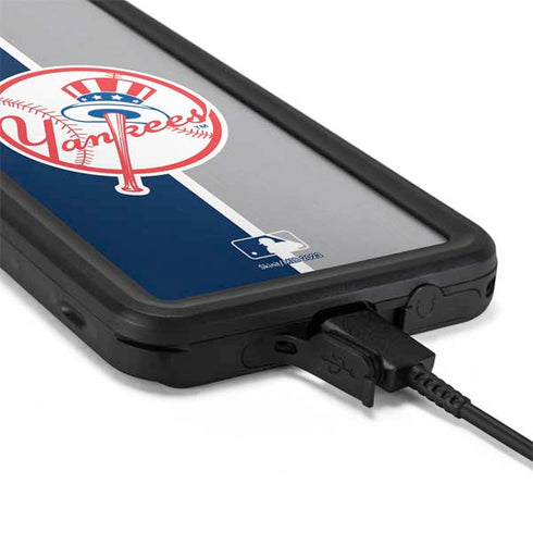 MLB New York Yankees Split Galaxy S20 Plus Waterproof Case