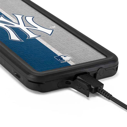 MLB New York Yankees Split Galaxy S20 Waterproof Case