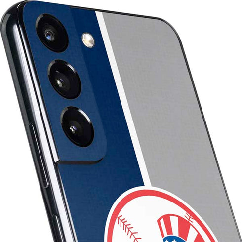 MLB New York Yankees Split Galaxy S22 Skin