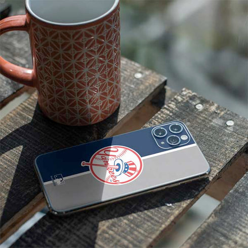 MLB New York Yankees Split iPhone 11 Pro Skin