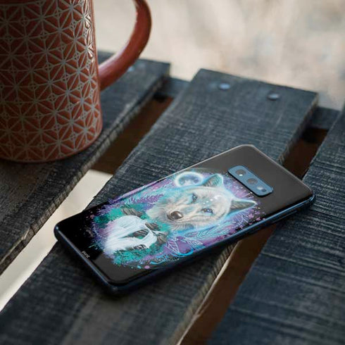 Night Wolf by Sheena Pike Galaxy S10e Skin