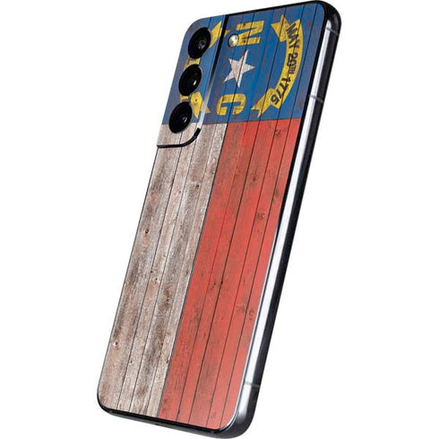 North Carolina Flag Dark Wood Galaxy S22 Skin