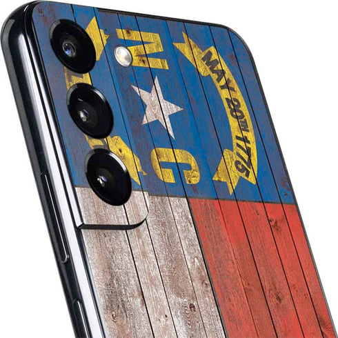 North Carolina Flag Dark Wood Galaxy S22 Skin