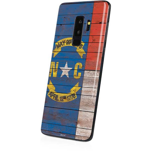 North Carolina Flag Dark Wood Galaxy S9 Plus Skin