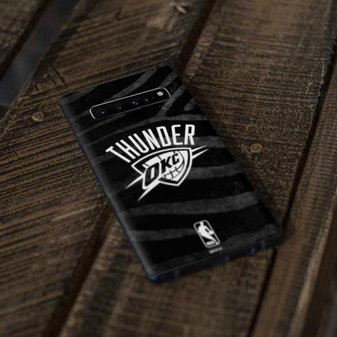 NBA Oklahoma City Thunder Black Animal Print Galaxy S10 Plus Skin