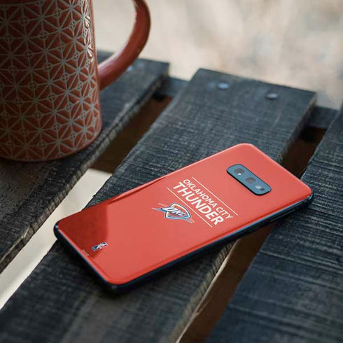 NBA Oklahoma City Thunder Standard - Orange Galaxy S10e Skin