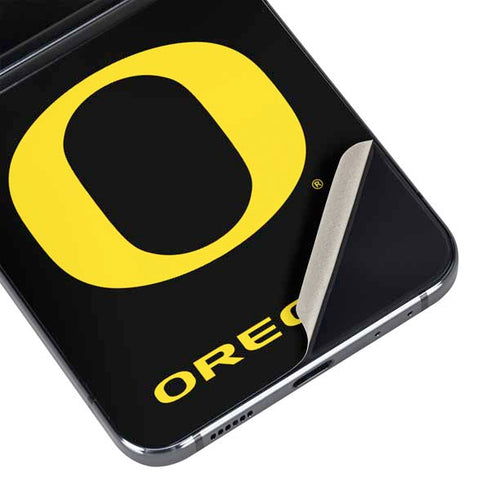 University of Oregon Ducks Black Gradient Galaxy Z Flip5 5G Skin