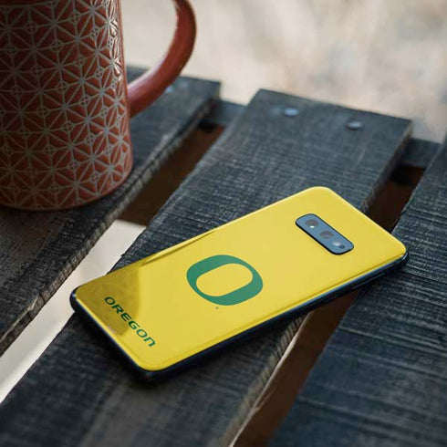 University of Oregon Mesh Yellow Galaxy S10e Skin