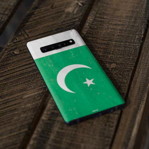 Pakistan Flag Distressed Galaxy S10 Skin