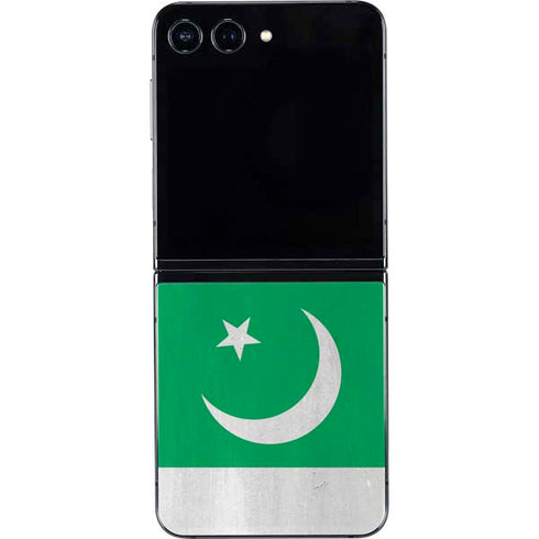 Pakistan Flag Distressed Galaxy Z Flip5 5G Skin