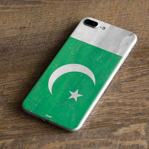 Pakistan Flag Distressed iPhone 7 Plus Skin