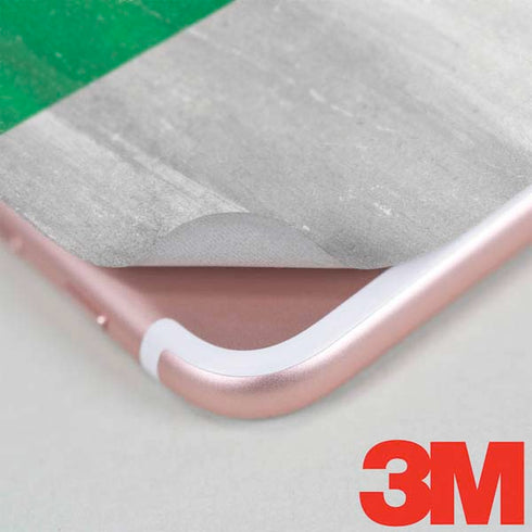 Pakistan Flag Distressed iPhone 7 Skin