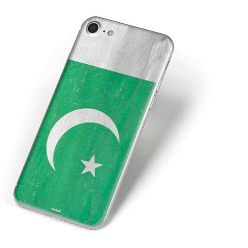 Pakistan Flag Distressed iPhone 7 Skin