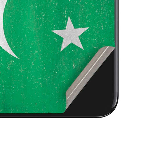 Pakistan Flag Distressed iPhone SE (2nd & 3rd Gen) Skin
